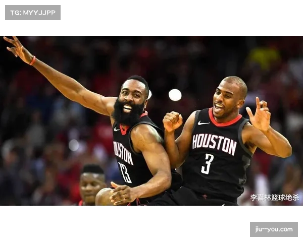 快船首个训练日莱昂纳德状态火热哈登放松调整确定首发阵容以四人核心为主 快船首个训练日莱昂纳德状态火热哈登放松调整确定首发阵容以四人核心为主